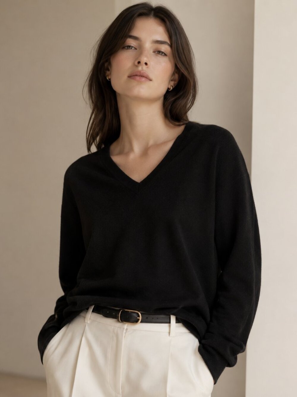 Tahari Italian Merino Wool Black V-Neck Sweater Size XL Made in Italy